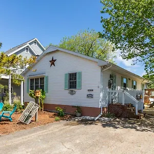 https://the-seashell-cottage.ocean-city-hotels.net