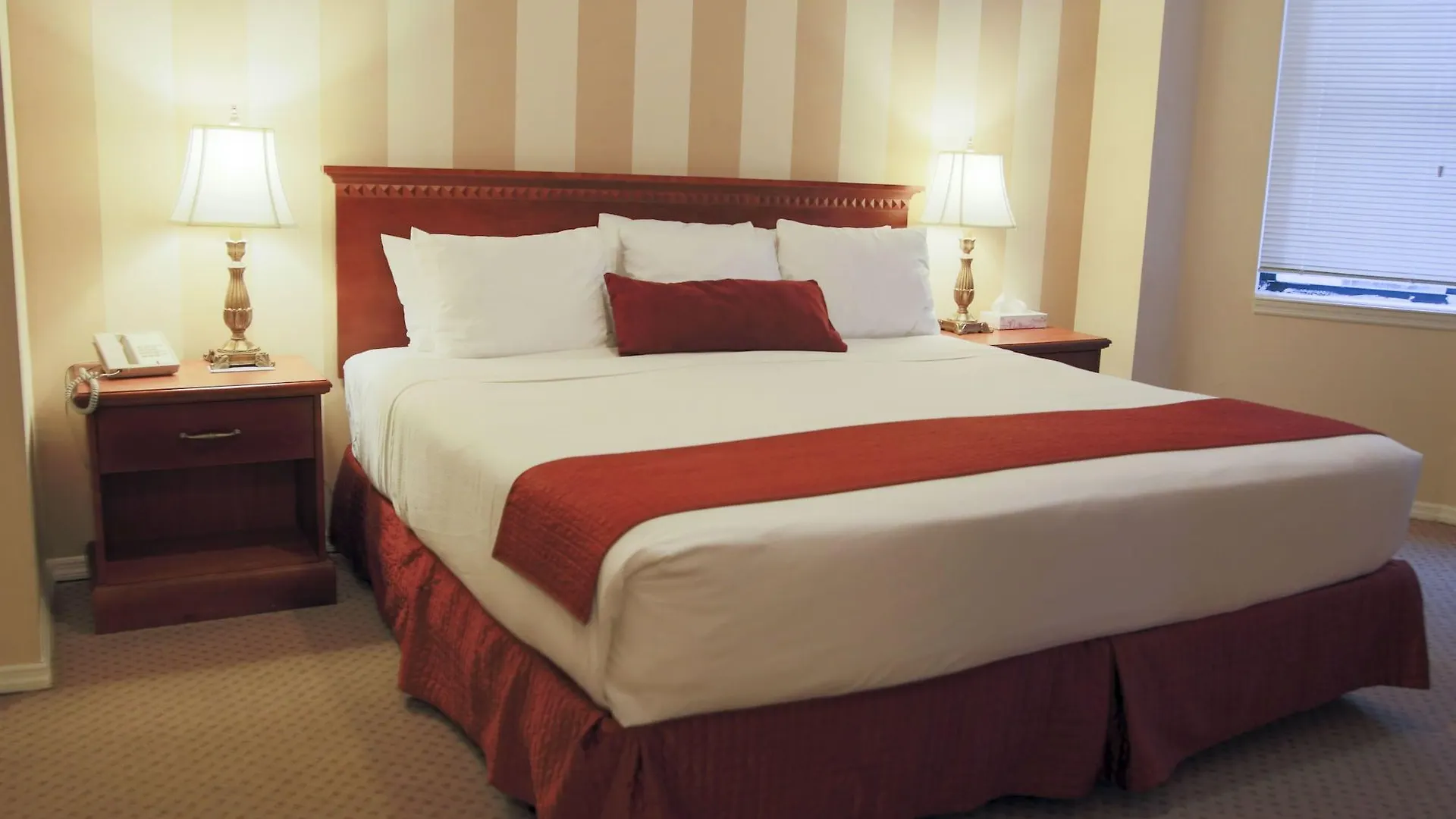 **  Hotel St. James Нью-Йорк США